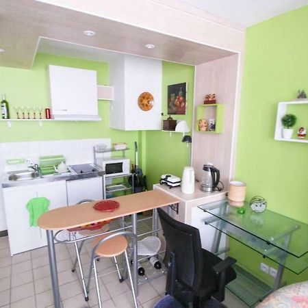 Studio Pigalle De 25 M2 - 2 Lits Simples Type Gigogne Pour 2 Personnes - Coeur Touristique De Paris - 2 Minutes De La Station Metro Pigalle ,Petit Train Vers La Butte Montmartre-Cabarets Moulin Rouge,Chez Michou-Restaurants Bouillon Pigalle,Berliner Exteriér fotografie