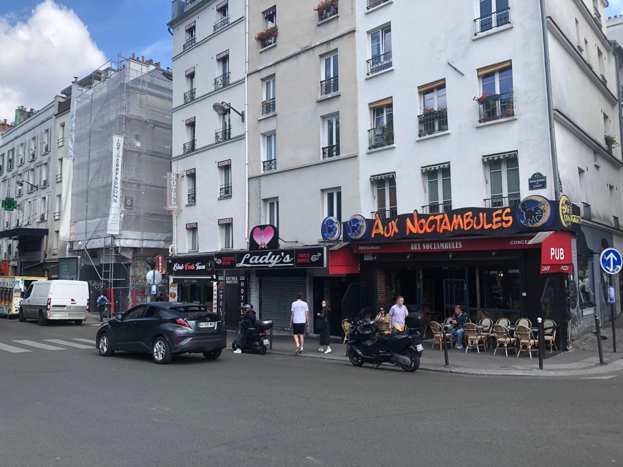 Studio Pigalle De 25 M2 - 2 Lits Simples Type Gigogne Pour 2 Personnes - Coeur Touristique De Paris - 2 Minutes De La Station Metro Pigalle ,Petit Train Vers La Butte Montmartre-Cabarets Moulin Rouge,Chez Michou-Restaurants Bouillon Pigalle,Berliner Exteriér fotografie