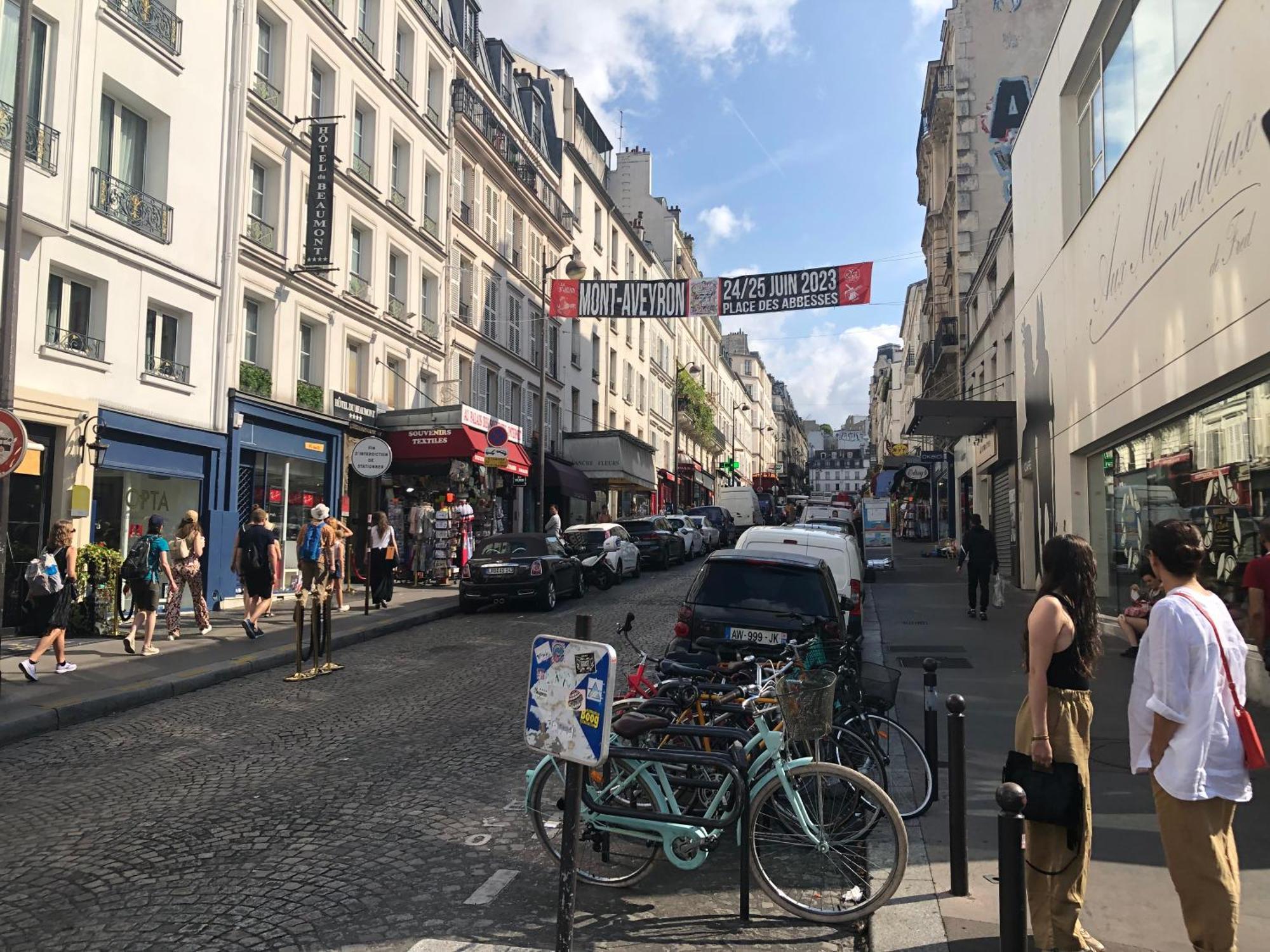 Studio Pigalle De 25 M2 - 2 Lits Simples Type Gigogne Pour 2 Personnes - Coeur Touristique De Paris - 2 Minutes De La Station Metro Pigalle ,Petit Train Vers La Butte Montmartre-Cabarets Moulin Rouge,Chez Michou-Restaurants Bouillon Pigalle,Berliner Exteriér fotografie