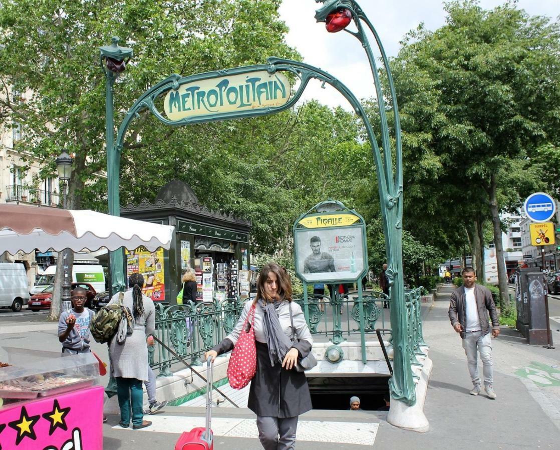 Studio Pigalle De 25 M2 - 2 Lits Simples Type Gigogne Pour 2 Personnes - Coeur Touristique De Paris - 2 Minutes De La Station Metro Pigalle ,Petit Train Vers La Butte Montmartre-Cabarets Moulin Rouge,Chez Michou-Restaurants Bouillon Pigalle,Berliner Exteriér fotografie